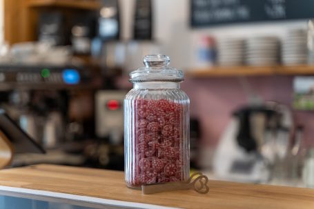 Rosa Bonbons mit Himbeergeschmack